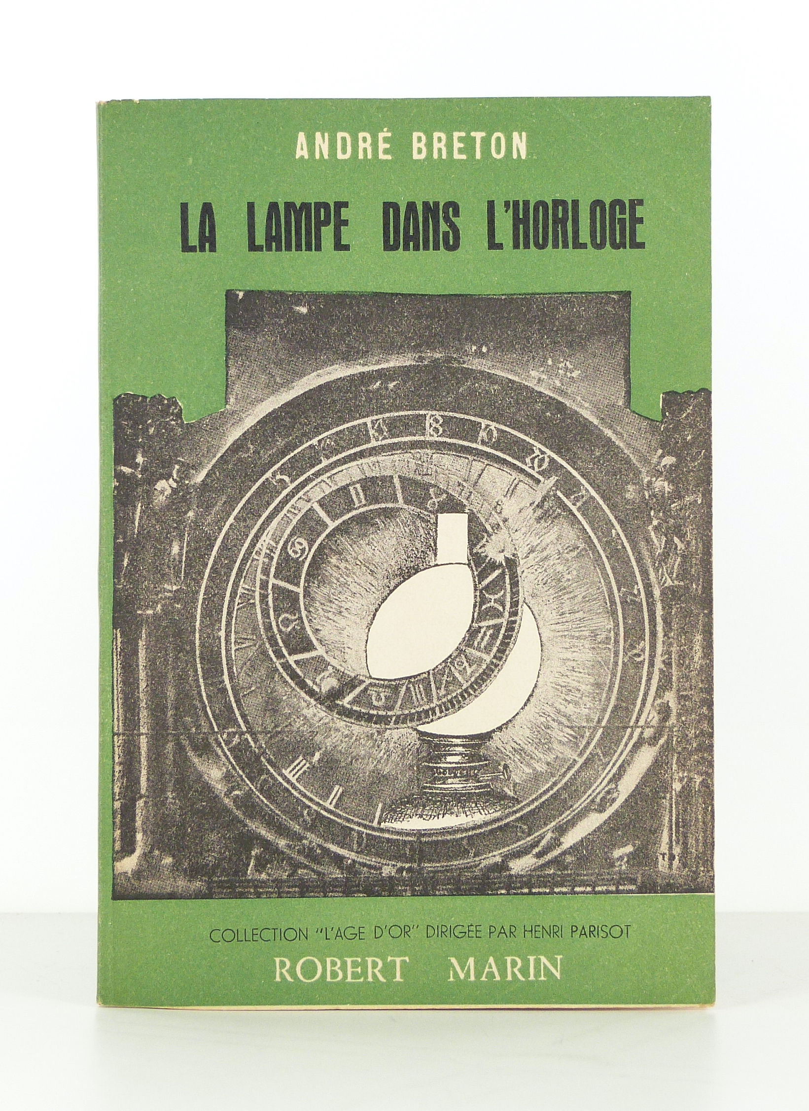 La lampe dans l'horloge