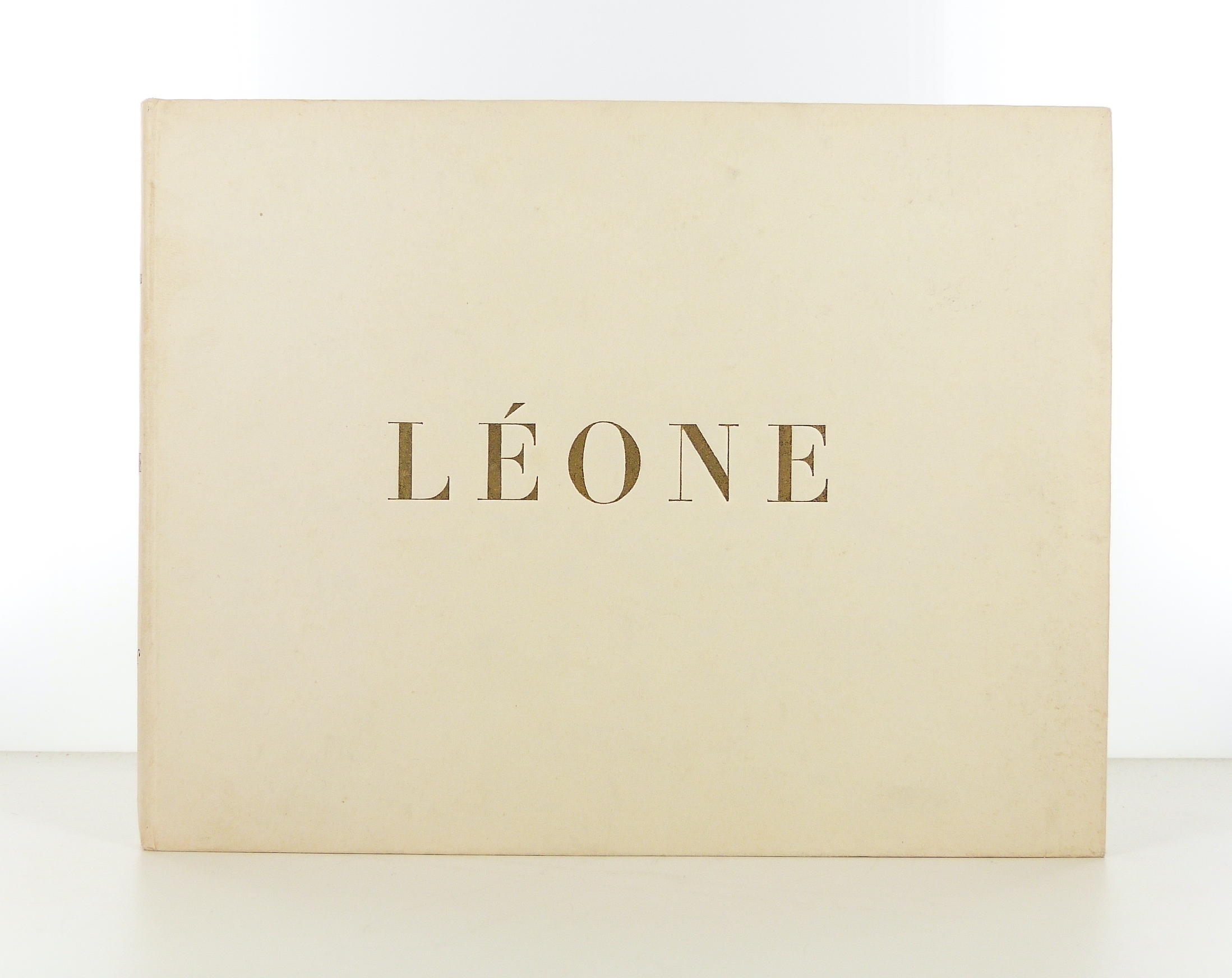 Léone