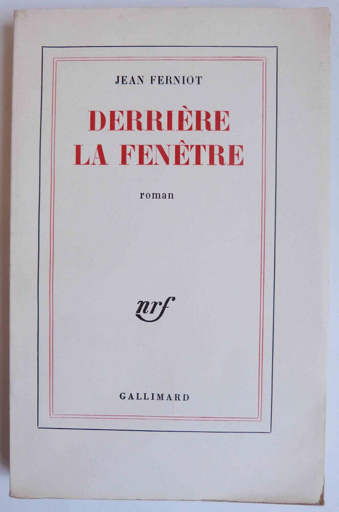 Derrière la fenêtre