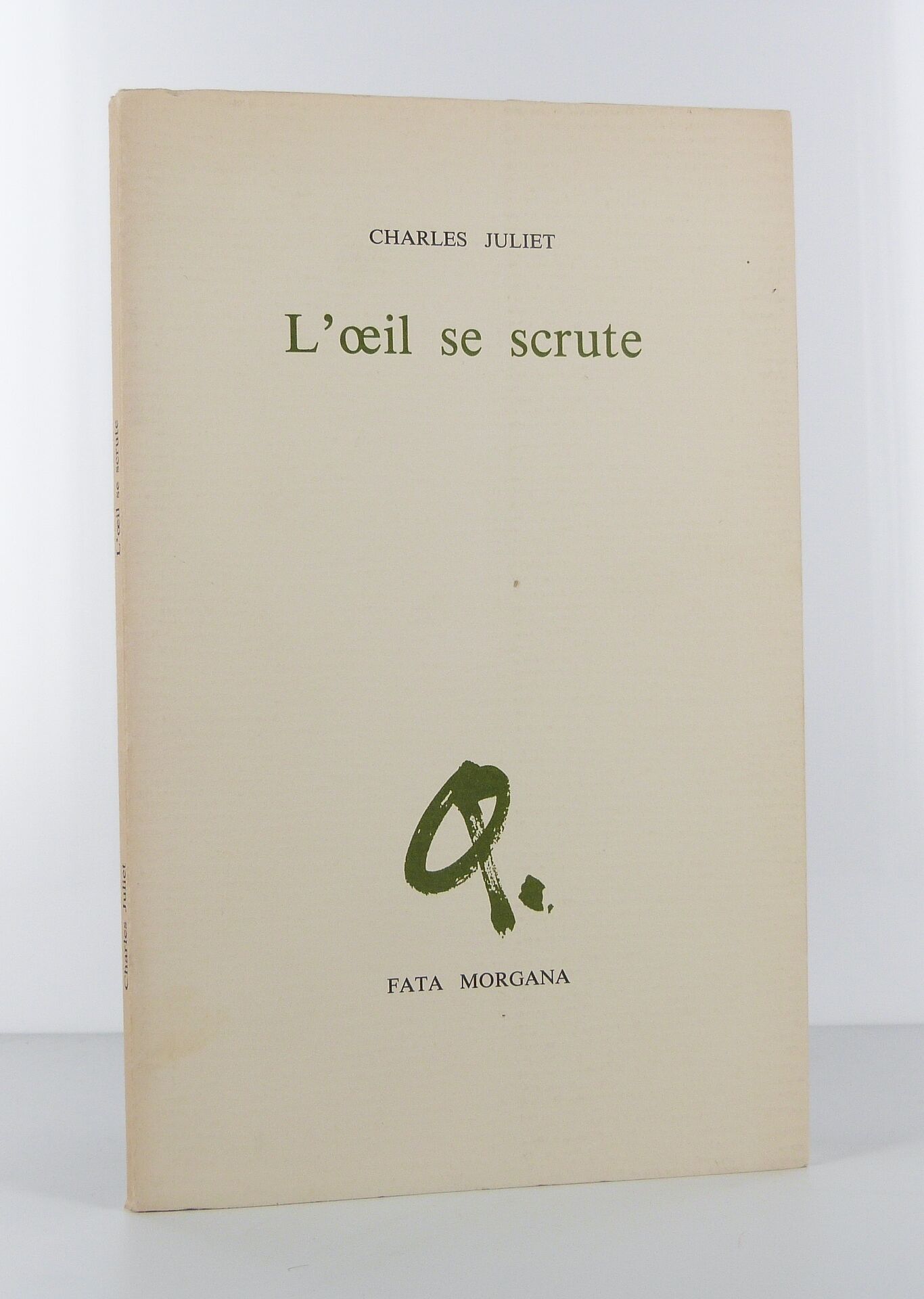 L’œil se scrute.