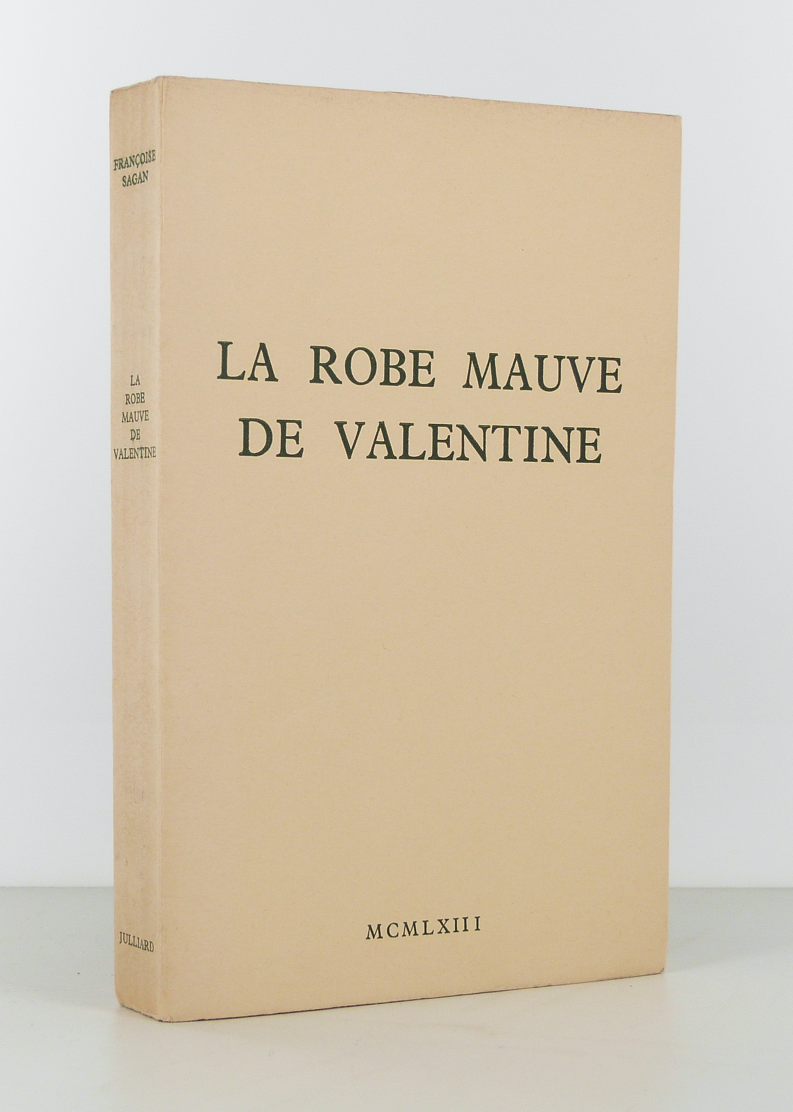 La robe mauve de Valentine. Théâtre.