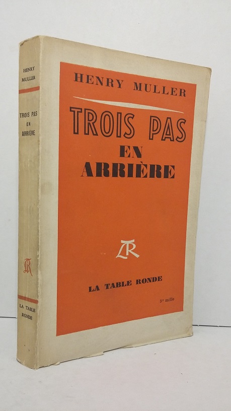 trois pas en arrière